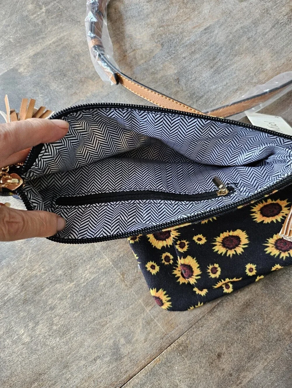 NWT Sunflower Print 3 Piece Croosbody Bag - Picture 6 of 7